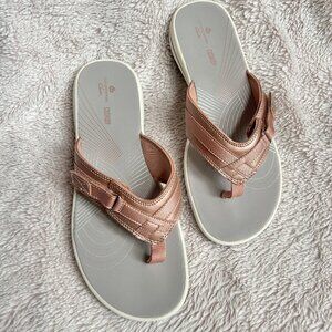 NWT Clarks Breeze Sea Adjustable Strap Cloudstepper Sandals Rose Gold Size 9M
